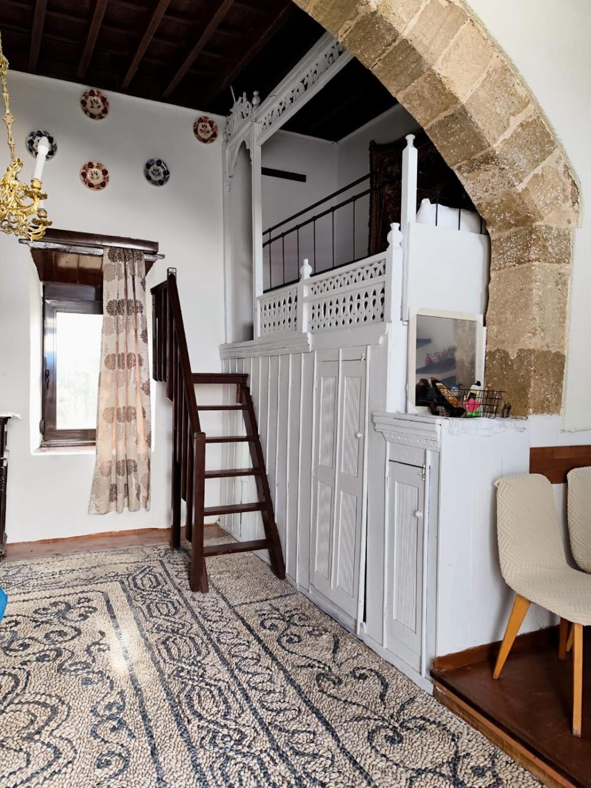 Stam Luxury Traditional House Коскину Экстерьер фото